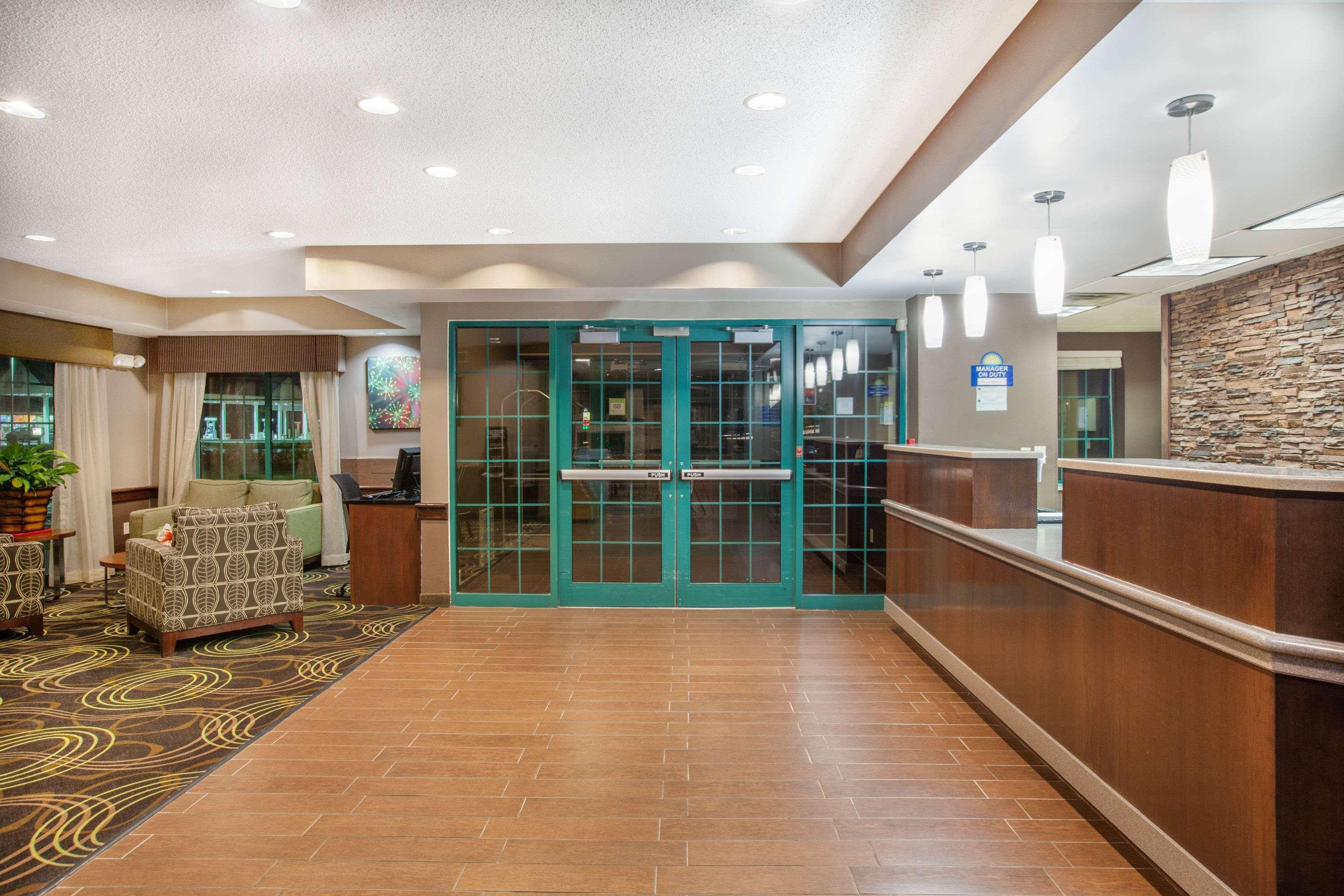Days Inn By Wyndham Brewerton/ Syracuse Near Oneida Lake Kültér fotó